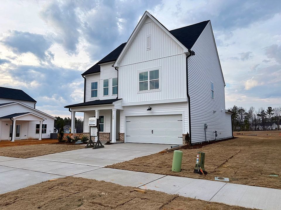 Exterior - Earthy and warm tones feel rooted in place.