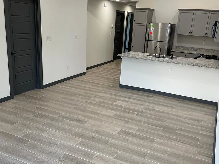 809 Hc Gilbert Minjares Dr #B — Photo 16