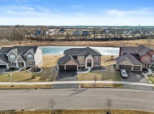 16437 W Deerwood Dr, Lockport, IL 60441