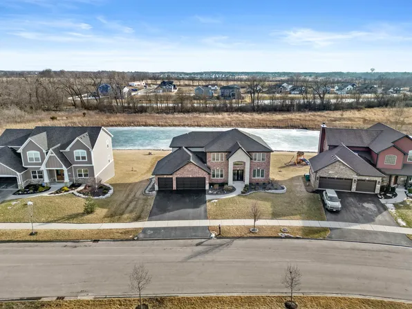 16437 W Deerwood Dr, Lockport, IL 60441