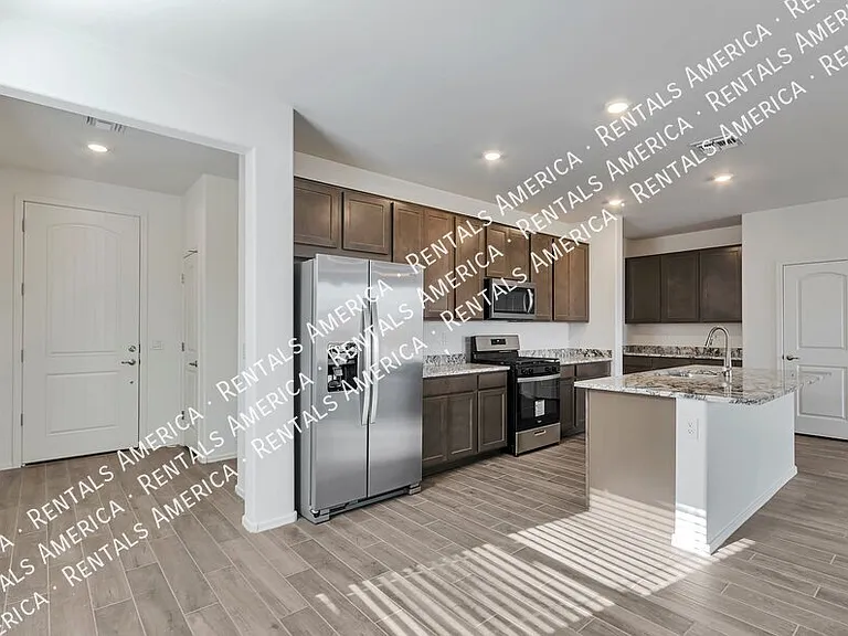 8905 E Pantano Bluff Dr — Photo 5