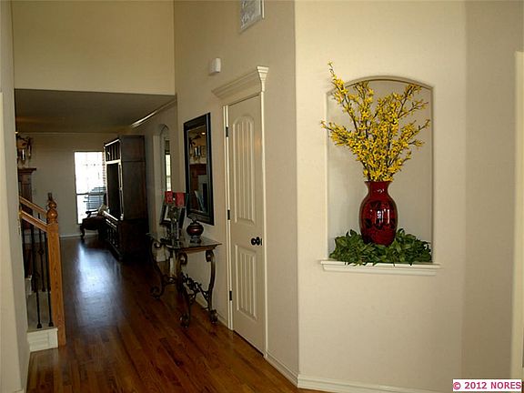 4th image of 1001 S Yellowood Pl W