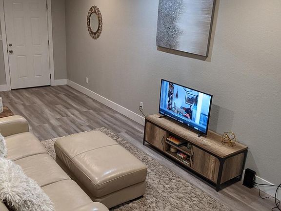 3rd image of 613 Arden Way