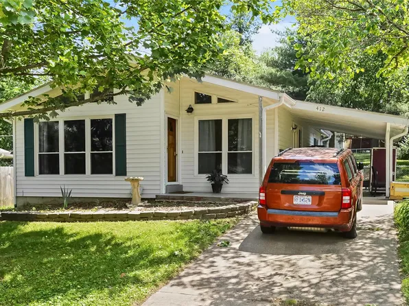 412 Lakeside Dr, Ballwin, MO 63021