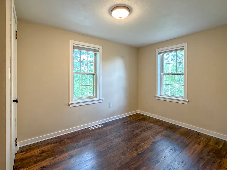 1011 Reading Rd — Photo 14