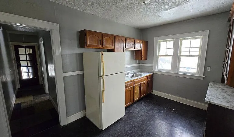 333 Rosewood Ter #1 — Photo 3