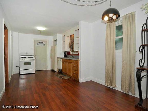 4th image of 170 Central Ave