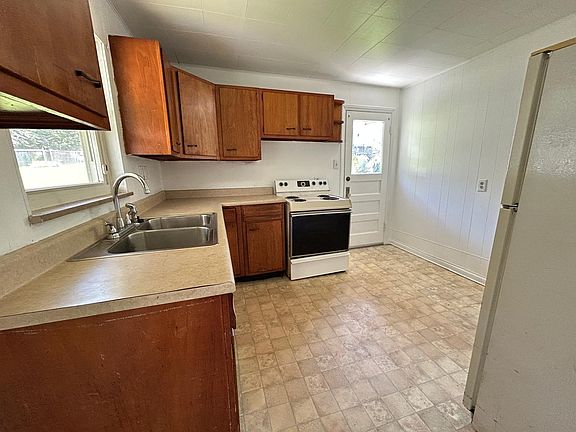 3rd image of 3543 Sedler St