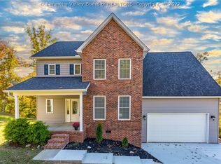 185 Hyde Park Rd, Winfield, WV 25213