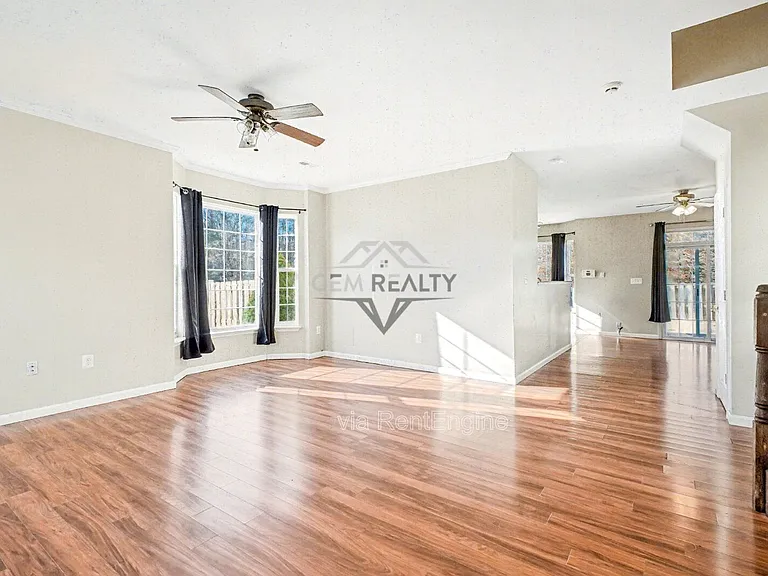 5218 Drakes Ct — Photo 5
