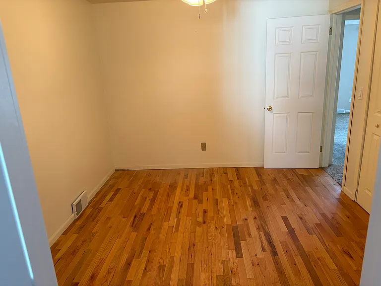 310 Yerkes St — Photo 7