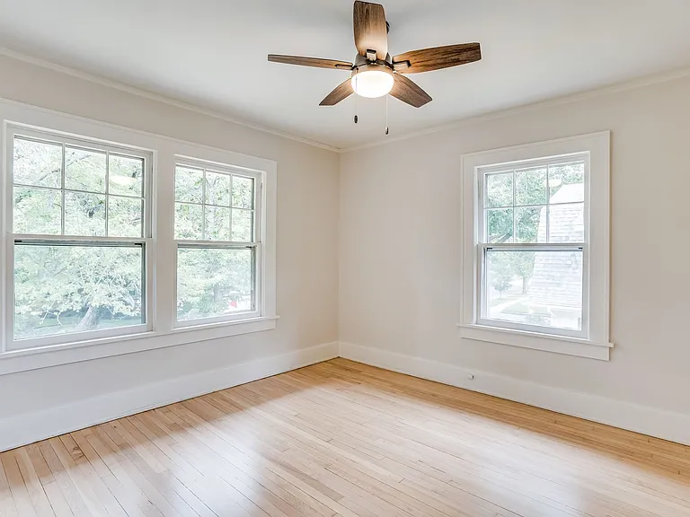 338 N Quentin St — Photo 17