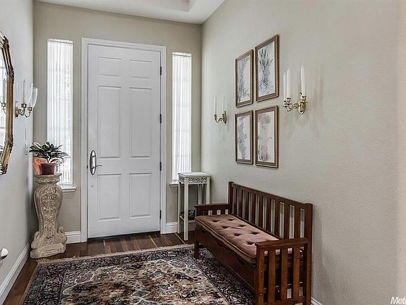 3rd image of 6513 Preston Way