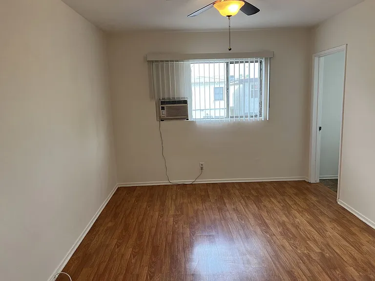 Bellaire Apartments — Photo 9