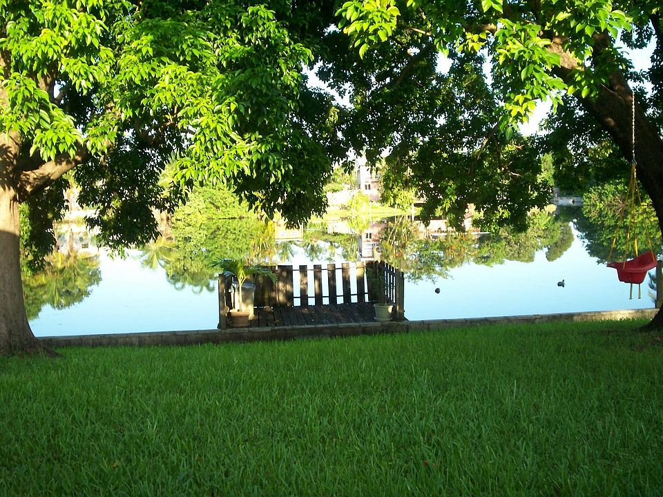 2nd image of 5541 SW 55th Ave