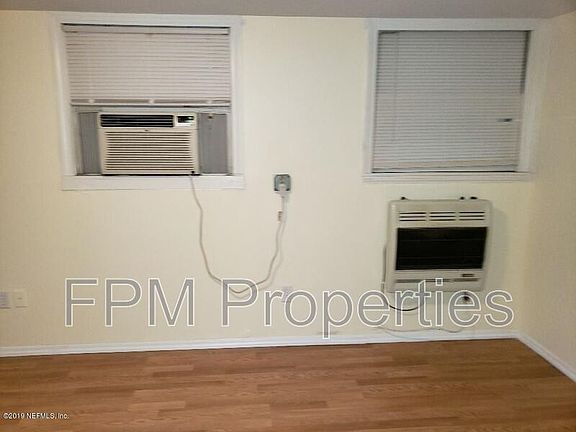 3rd image of 6348 Hyde Grove Ave #1