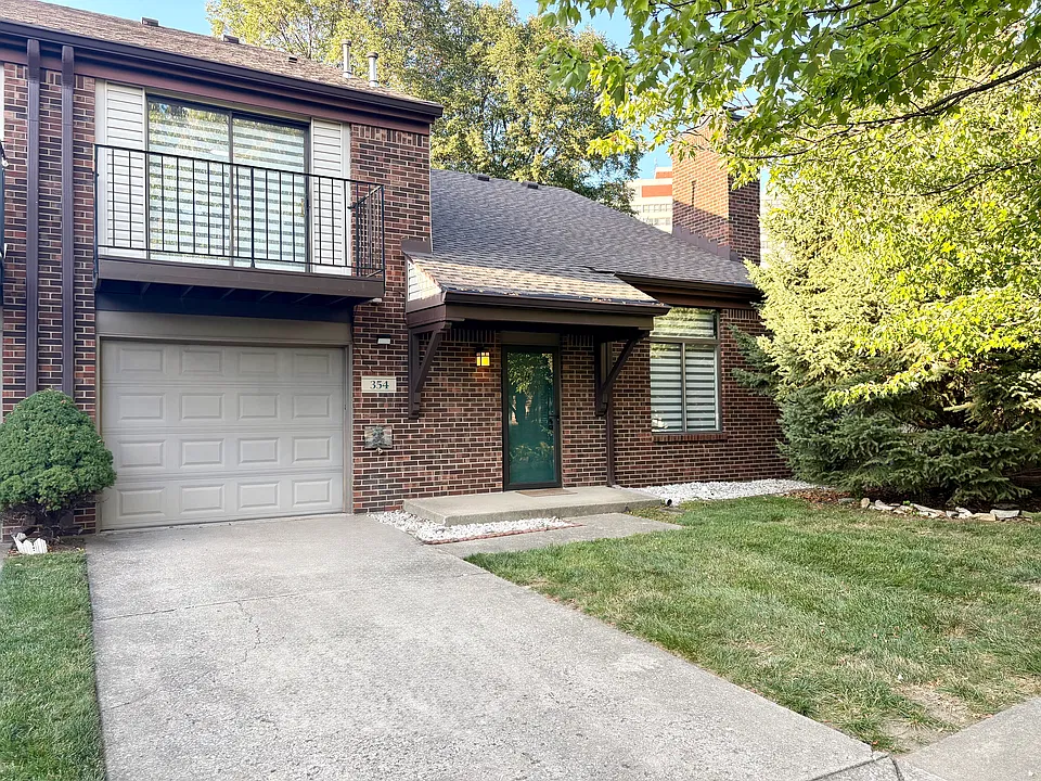 354 E Saint Clair St