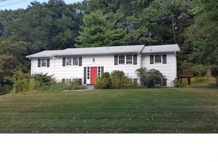 15 Capri Dr, Chestnut Ridge, NY 10977