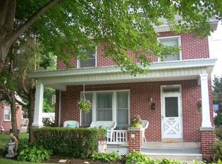 2225 State St, East Petersburg, PA 17520