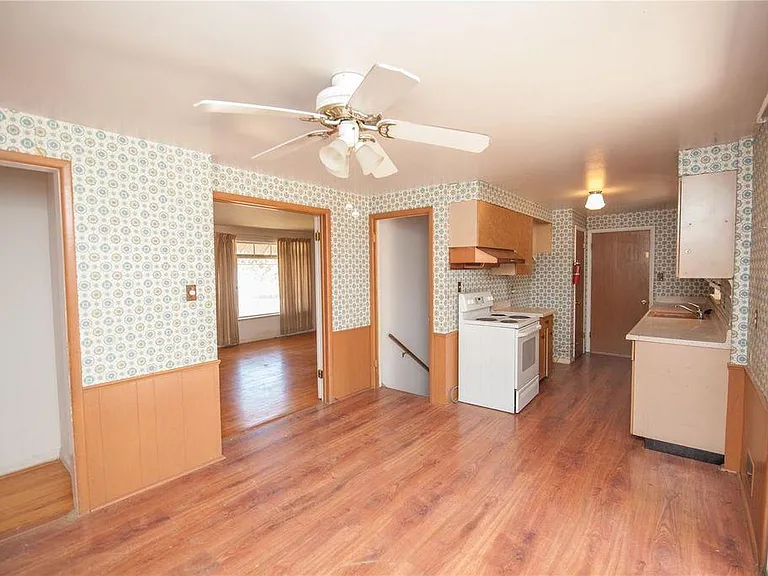 470 Fulton St — Photo 8