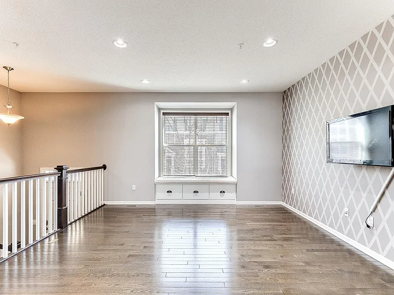 8974 SW Village Loop — Photo 9
