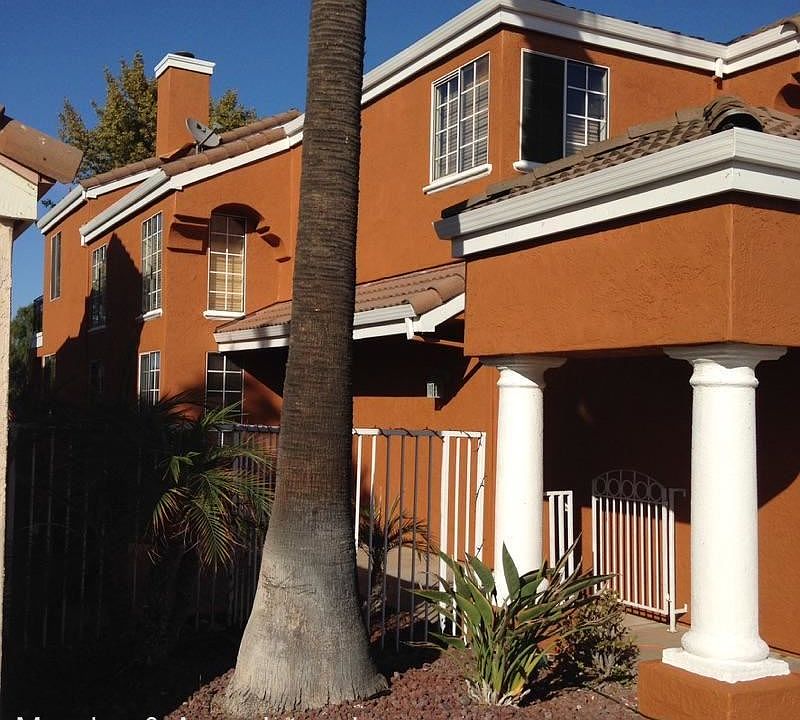 1st image of 2563 Cherry Hills Dr