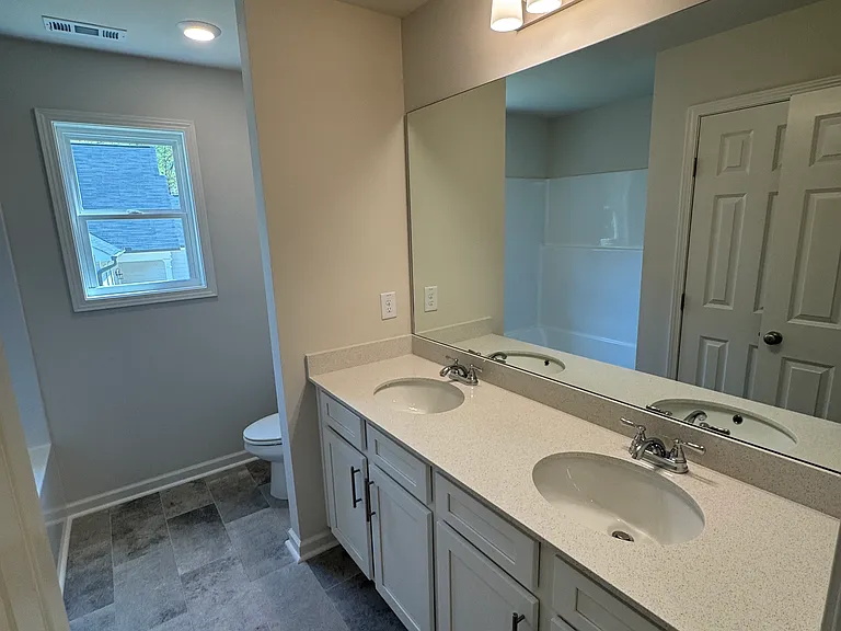 241 Perimeter Rd — Photo 15