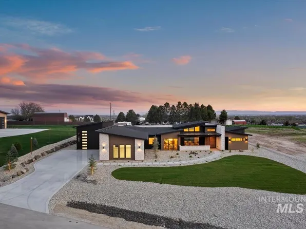 8085 Quail Hollow Dr, Middleton, ID 83644