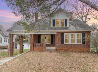 208 Rolling Rd, Burlington, NC 27217