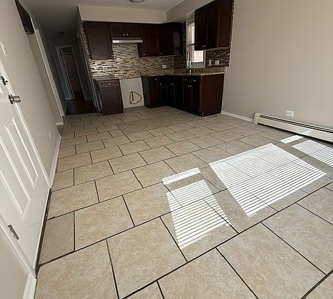 4th image of 1625 Downs Dr APT 2