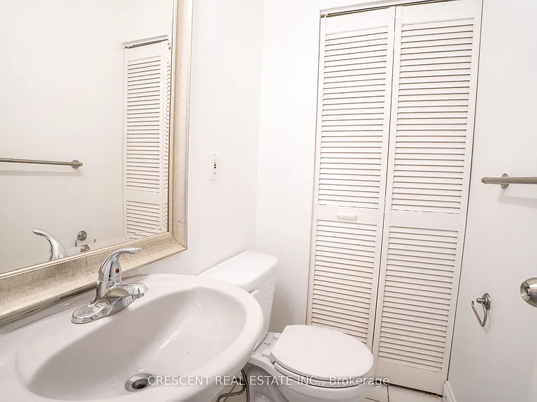 520 Prince Edward Dr N #MAIN — Photo 14