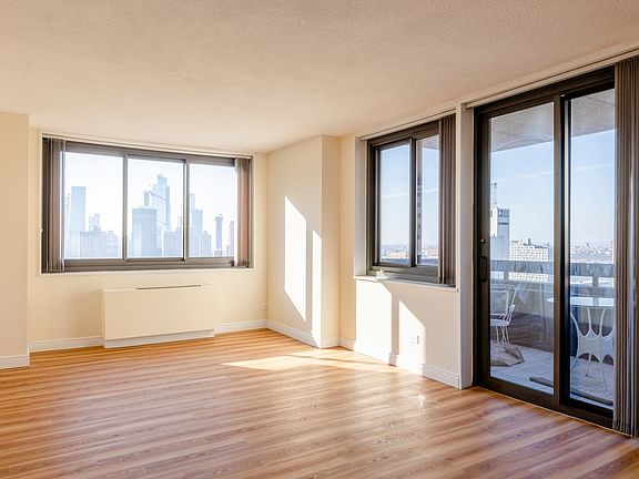 3rd image of 347 W 57th St APT 32F