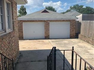 2116 S Paris Rd, Chalmette, LA 70043