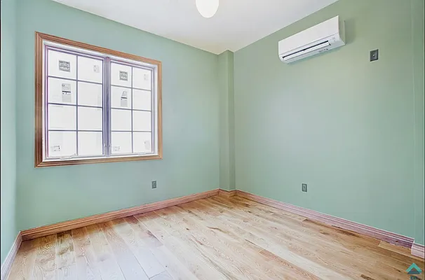 Rented by EXR | media 6