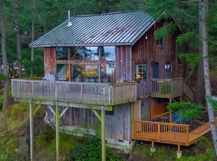 1160 Island Dr, Lummi Island, WA 98262