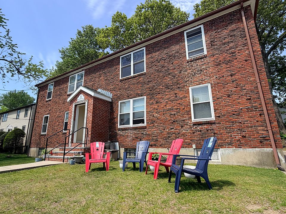 1st image of 72 Meadowbrook Rd APT 1