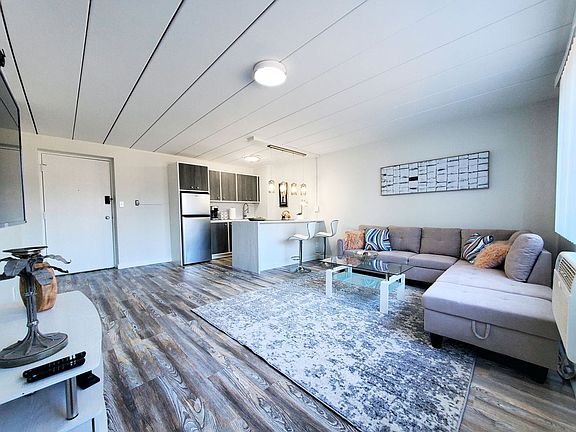 3rd image of 15500 Lakeshore Blvd #316-R