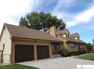 6604 S 46th St, Omaha, NE 68117