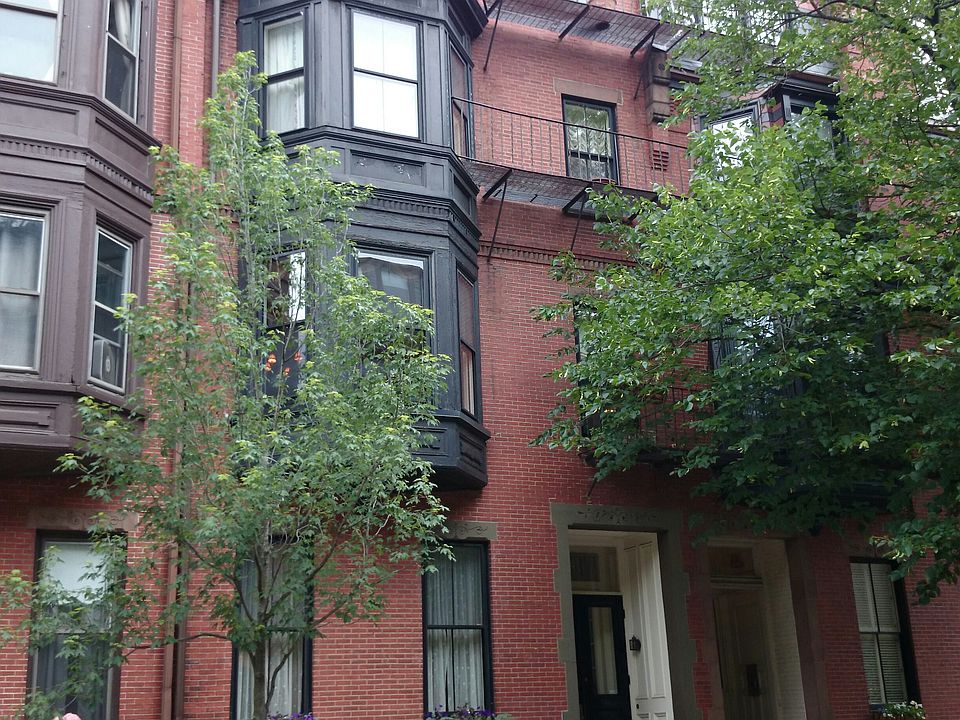 2nd image of 18 Hereford St