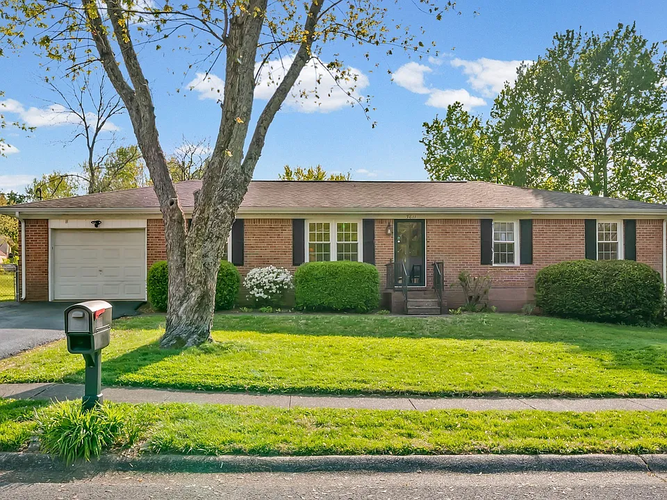 3611 Bahama Dr