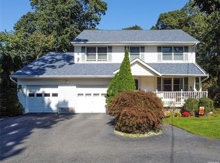 34 Sheppard Ln, Huntington, NY 11743