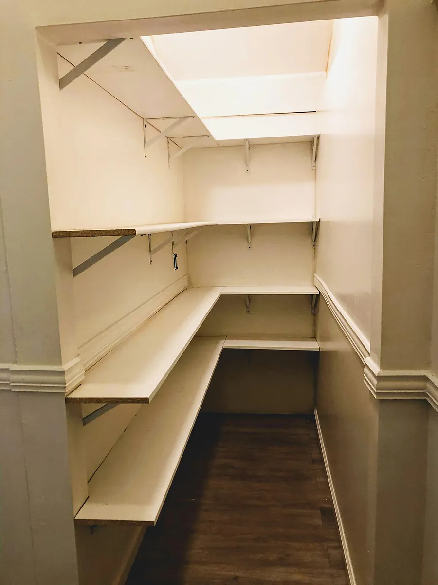 Spacious kitchen pantry space - Akai St