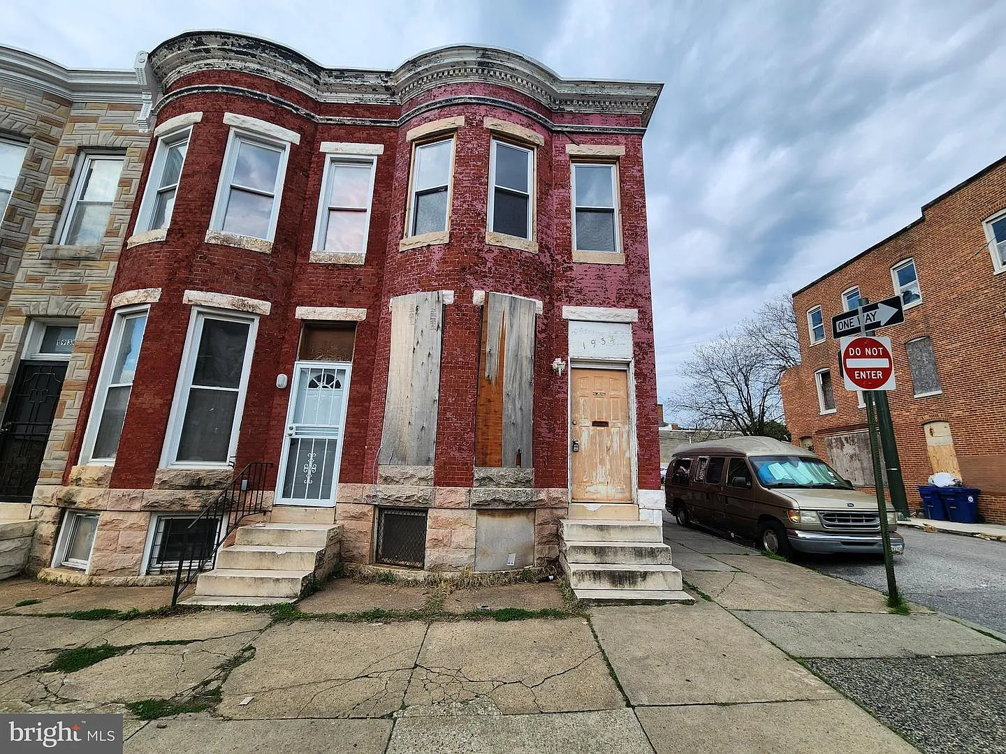 1934 N Washington St photo 1