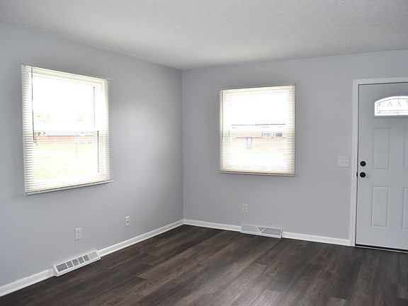 3rd image of 404 Beechwood St