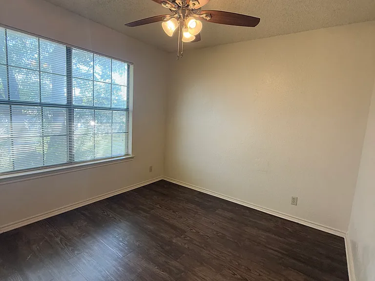 721 Avenue A #7 — Photo 15