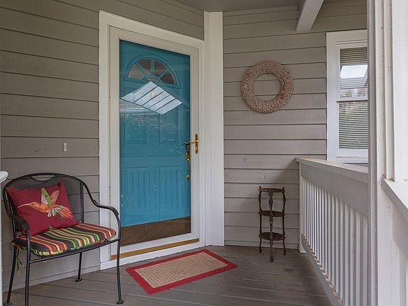 2nd image of 101 Elmwood Cir