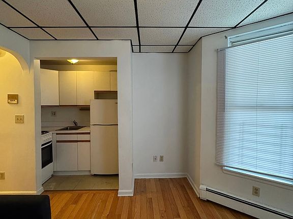 5th image of 214 Clinton Ave #1