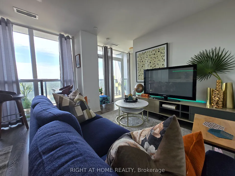 2301 Danforth Ave #715