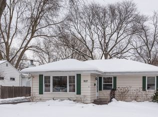 917 Sunset Rd, Wheaton, IL 60189