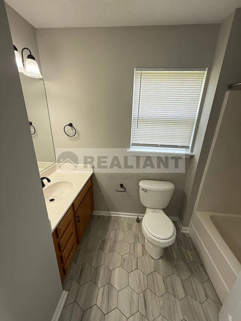 2 bed, 3.0 bath, 1300 sqft, $1,795 — Photo 4